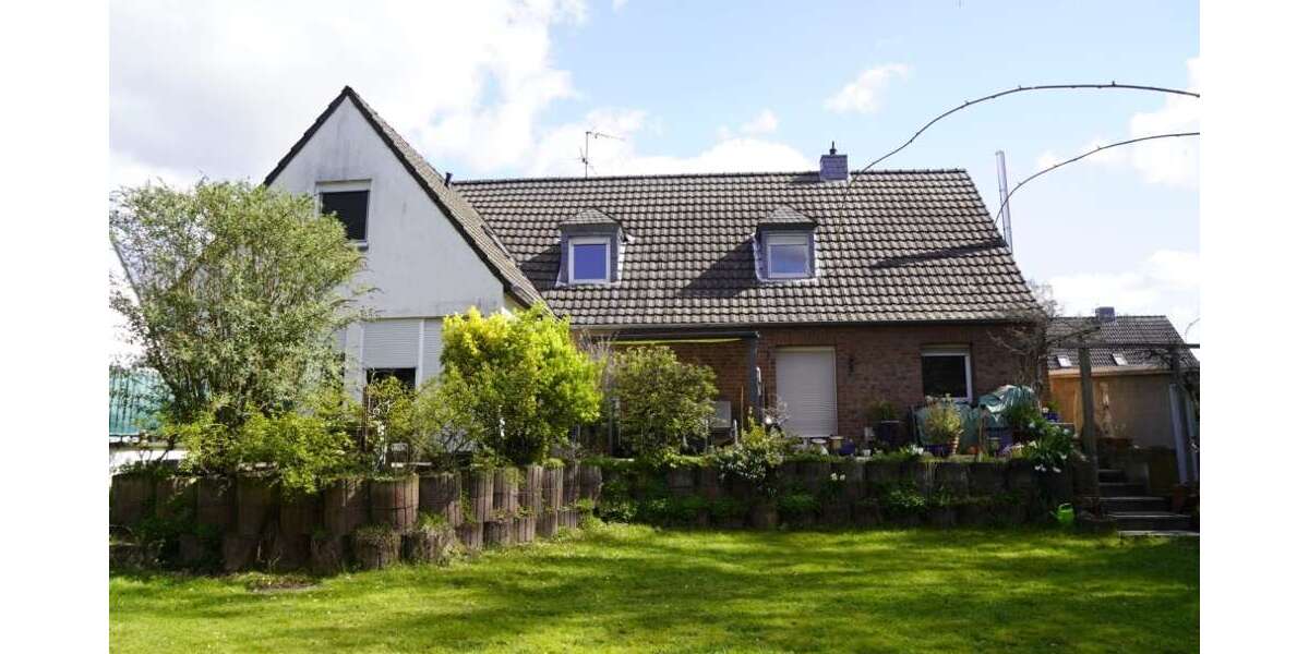 Einfamilienhaus Krefeld Gartenstadt - 7 Zimmer, 166 m&sup2;, 380.000&euro; | Angebot:26091610