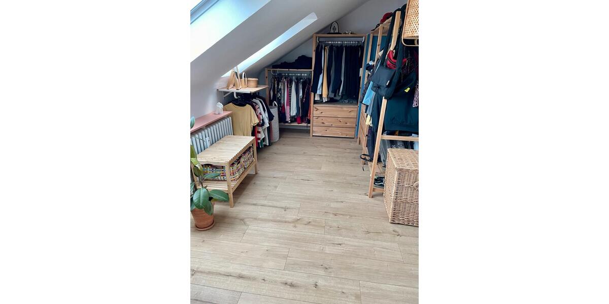 Dachgeschoßwohnung Krefeld Gellep-Stratum - 2.5 Zimmer, 60 m&sup2;, 178.000&euro; | Angebot:27197687