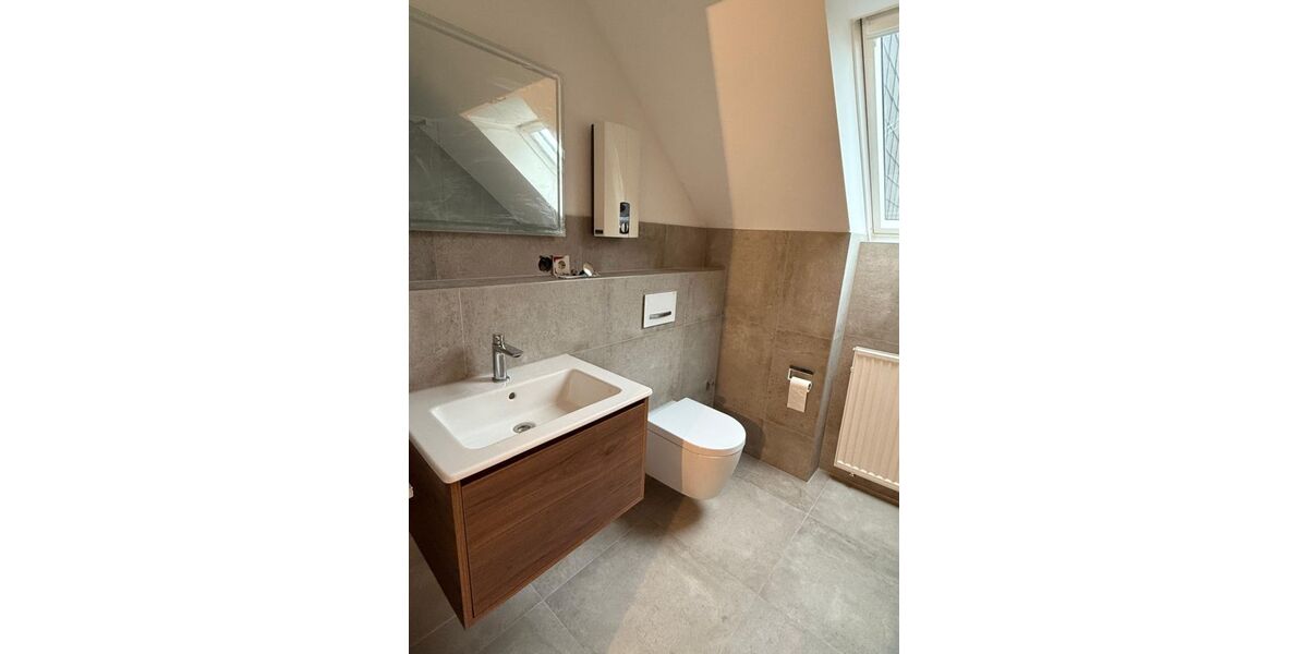 MG- Rheydt - zentrale helle und gemütliche 2-Zimmer Wohnung (60qm) - Dachgeschoßwohnung Mönchengladbach Heyden | Angebot:27433027