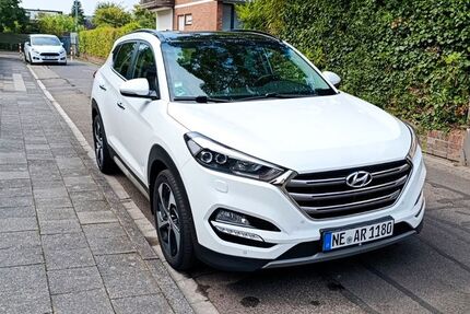 Hyundai TUCSON 144.000 km 15.890 &euro; Kaarst 41564