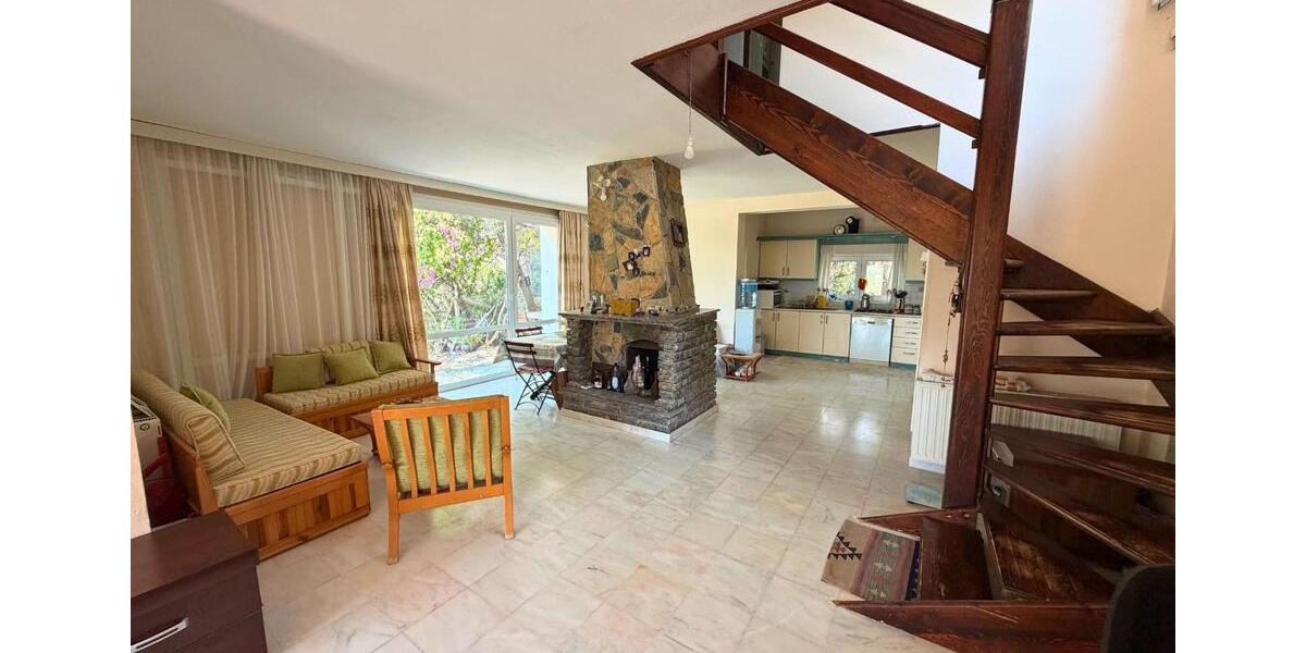 Villa Düsseldorf - 4 Zimmer, 196 m&sup2;, 650.000&euro; | Angebot:27244448