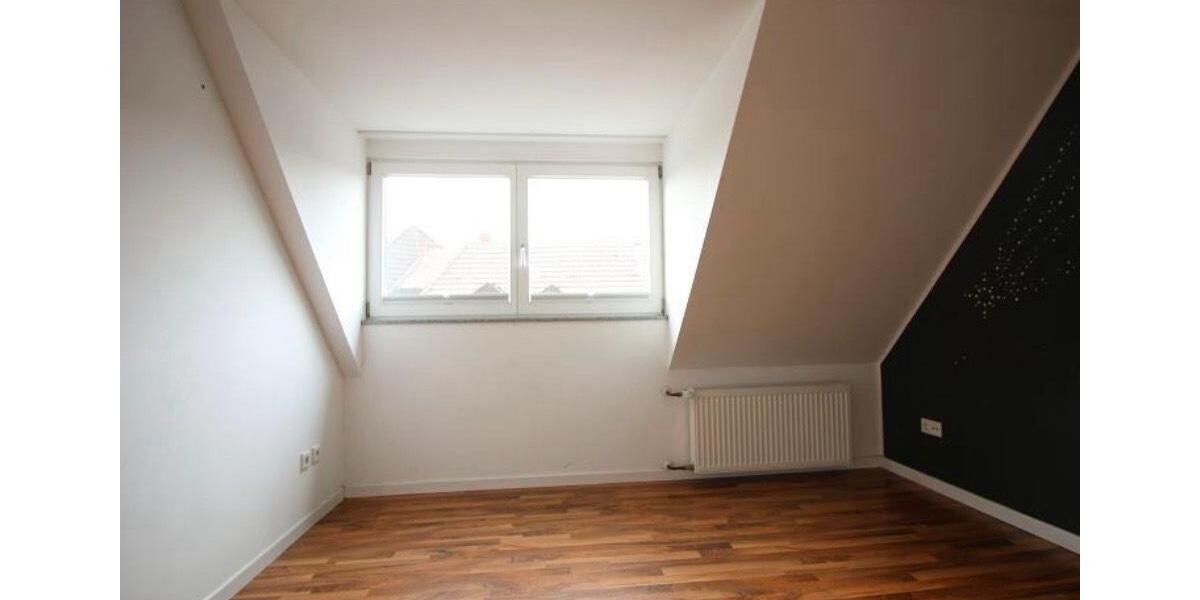 Maisonettenwohnung Krefeld Cracau - 4 Zimmer, 123 m&sup2;, 300.000&euro; | Angebot:27453454