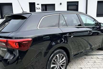 Toyota Avensis 65.719 km 14.390 &euro; Düsseldorf, Stadt 40599