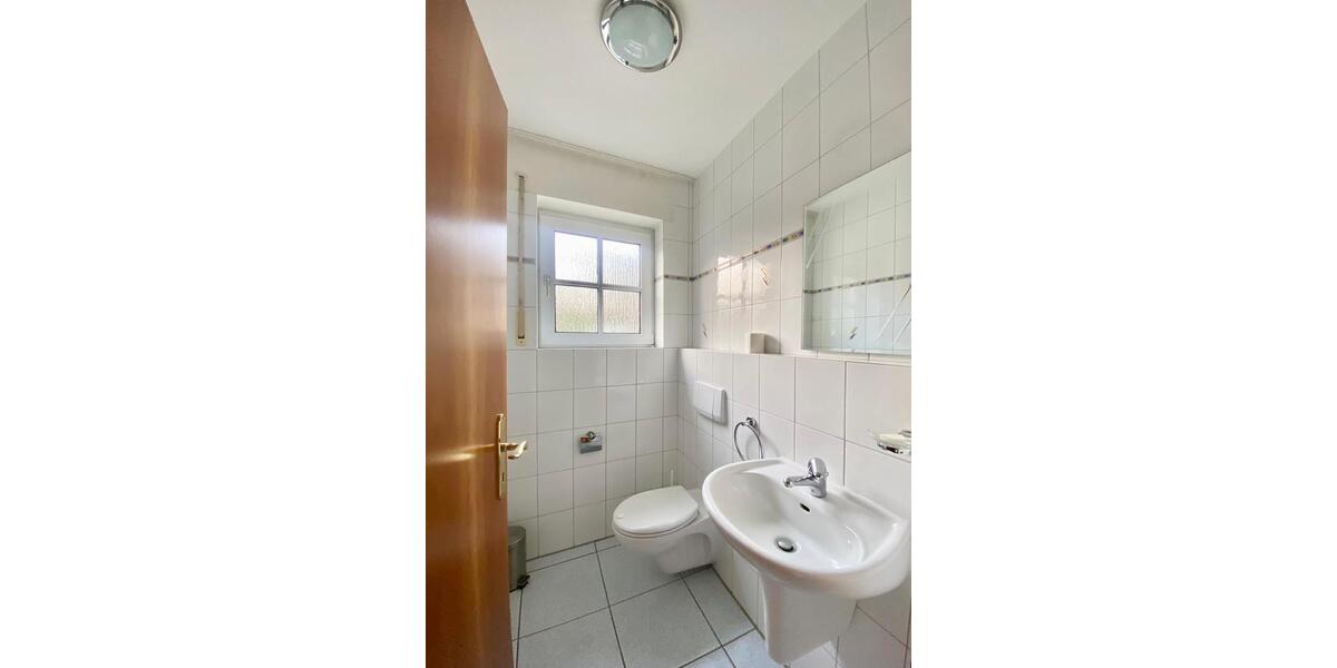 Einfamilienhaus Neuss Allerheiligen - 8 Zimmer, 175 m&sup2;, 3.000&euro; | Angebot:26548062
