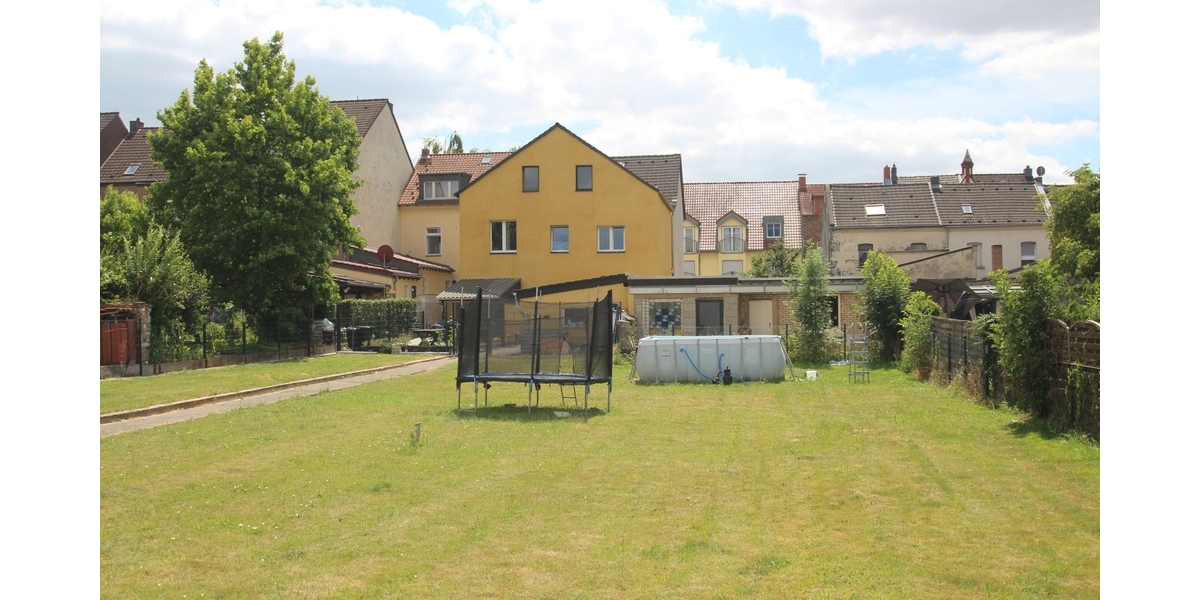 Wohnportfolio mit Entwicklungspotenzial: 2 vermietete MFH + genehmigtes Neubauprojekt - Mehrfamilienhaus, Wohnhaus Bedburg | Angebot:27452237