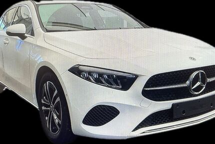 Mercedes-Benz A 180 11.830 km 25.999 &euro; Düsseldorf 40625