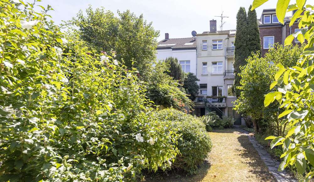 Einfamilienhaus Neuss - 7 Zimmer, 180 m&sup2;, 750.000&euro; | Angebot:27463481