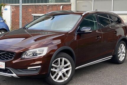 Volvo V60 122.975 km 13.490 &euro; Düsseldorf 40233