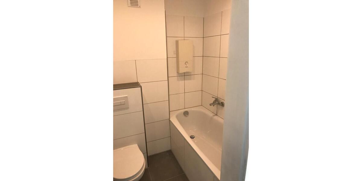 Etagenwohnung Düsseldorf Oberbilk - 2 Zimmer, 67 m&sup2;, 300.000&euro; | Angebot:27470314
