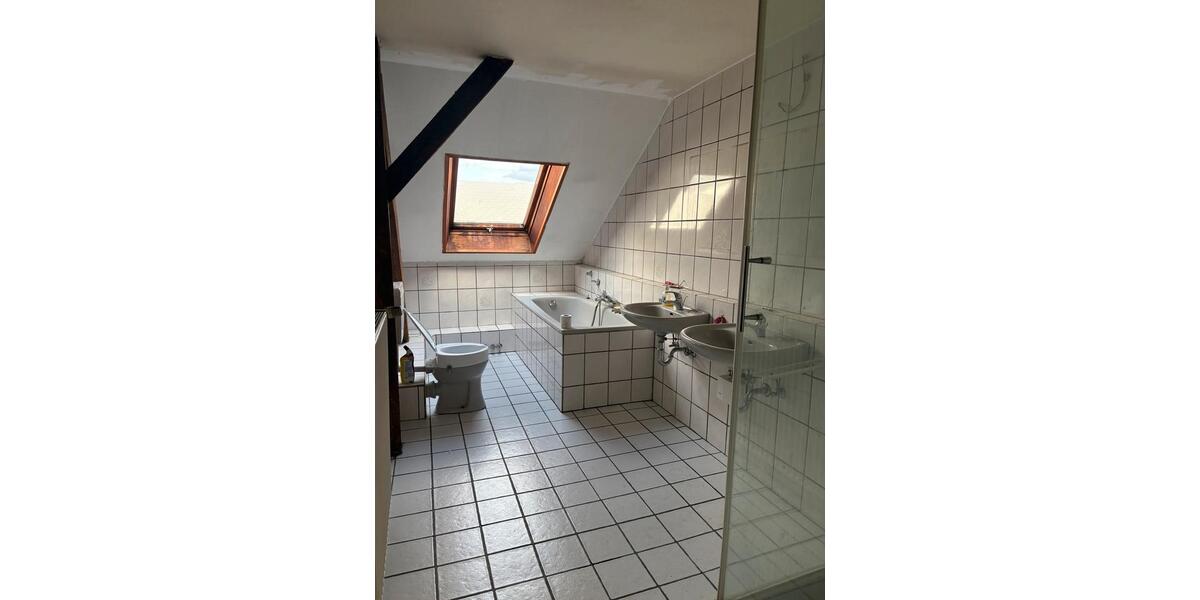 Etagenwohnung Krefeld Gartenstadt - 3 Zimmer, 109 m&sup2;, 330.000&euro; | Angebot:27462353