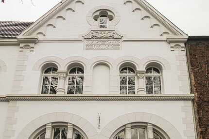 Haus Mönchengladbach Süd - 9 Zimmer, 368 m&sup2;, 449.000&euro; | Angebot:27185952