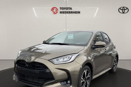 Toyota Yaris 5.400 km 21.885 &euro; Krefeld 47809