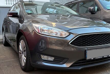 Ford Focus 108.000 km 7.400 &euro; Düsseldorf 40215