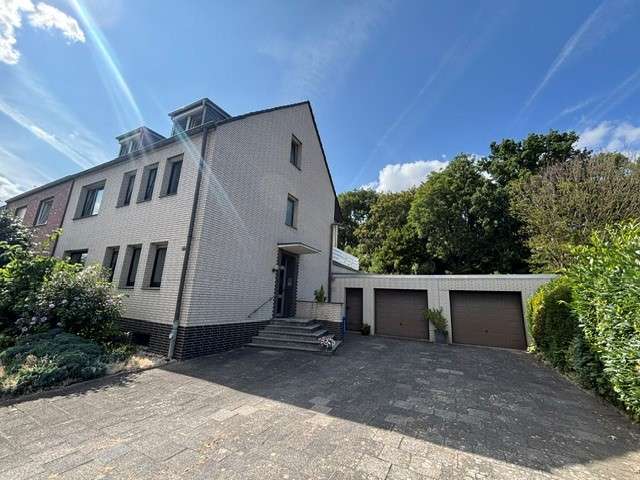 Einfamilienhaus Mönchengladbach Süd - 8 Zimmer, 150 m&sup2;, 499.000&euro; | Angebot:27350135