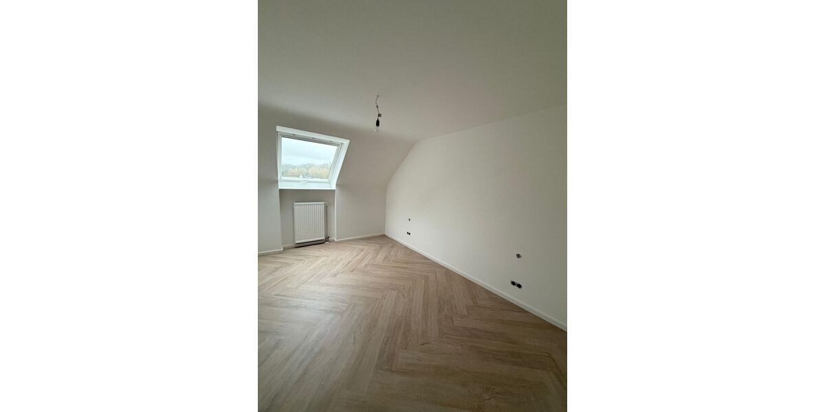 MG- Rheydt - zentrale helle und gemütliche 2-Zimmer Wohnung (60qm) - Dachgeschoßwohnung Mönchengladbach Heyden | Angebot:27433027