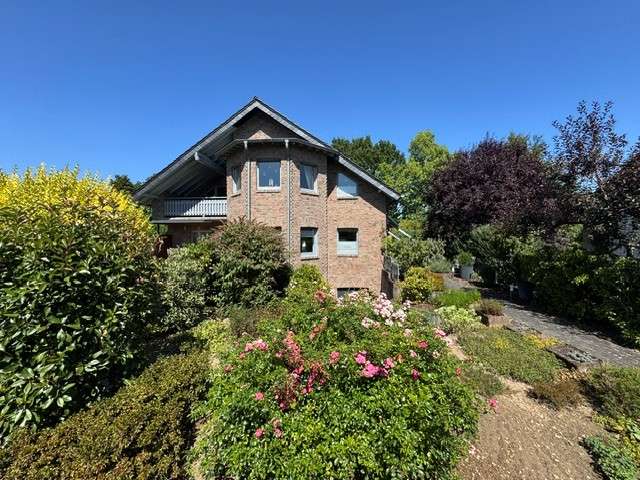 Einfamilienhaus Wegberg - 8 Zimmer, 266 m&sup2;, 689.000&euro; | Angebot:27283605