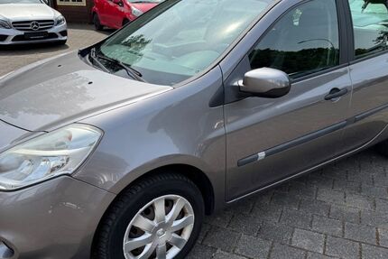 Renault Clio 97.000 km 4.499 &euro; Neuss 41462